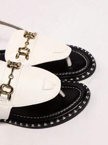 2025 Women's Metal Buckle Round Toe Sandals, New Summer Versatile Comfortable Casual Outdoor Slip-On Beach Travel Flats With Anti-Slip Sole - Beige - View 6