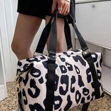 1 حقيبة يد سعة كبيرة من قماش أوكسفورد بنمط البقرة ، حقيبة كتف نسائية مقاومة للماء مع فصل للأجزاء الرطبة والجافة ، حقيبة سفر - أبيض وأسود - مشاهدة 2