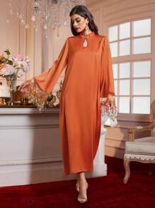 Modische und elegante Damenbekleidung für Frühling, Sommer, Ostern, Valentinstag, chinesischer Klappkragen, elegantes Stehkragen-Design, Quasten, Anhänger, Pailletten, Metalldraht, Trompetenärmel, einfarbig, langer, luftiger Lässig-Rock, Urlaubskleid, arabische Resort-Mode für Damen, Satin-Party, A-Linien-Saum bis Knöchellänge, luxuriöses Abendkleid für Damen