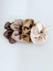 Set de 4 scrunchies de unicolor de tela de satén en tono leche y café, adecuados para uso diario casual