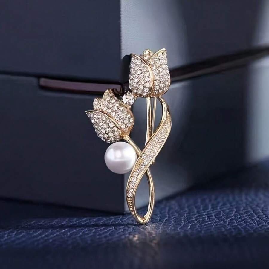 1pcElegant And Shiny Diamond Tulip Pearl Brooch, Alloy Metal Collar Clip, Women's Fashion Accessory, Perfect For Party Supplies, Clothing And Bag Decoration, Jewelry Gifts.Ladies Brooches, Lapel Pins & Scarf Buttons - Multicolor - View 1