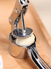 1pc Stainless Steel Garlic Press, Modernist Silver Multifunctional Garlic Mincer For Kitchen - Silver - View 5
