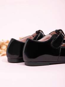 Nieuwe lentemeisjes ronde neus Mary Jane flats, prinsessenjurk schoenen geschikt voor bruiloft, optreden, feest en dagelijks gebruik, zwarte strik veelzijdige kleine meisjesschoenen, outdoor antislip casual