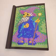 Bộ quà tặng 2 món với 24 bút đánh dấu đầu kép màu, Nhiệm vụ tô màu cho người lớn: 100 câu đố số đầy thử thách trong hình vuông, hình tam giác, hình lục giác và hình tròn | Giấy có kết cấu tiên tiến với hoa văn phong phú, Bộ quà tặng tuyệt vời - Bộ quà tặng 2 chiếc bút 2 đầu 24 màu - Xem 3