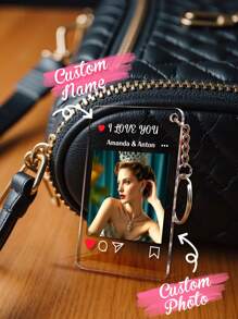 1pc Custom Couple Photo And Text Keychain, Custom Mom Picture Keychain, Personalized Photo Keychain With Text, Custom Couple Photo Gift, Personalized Acrylic Keychain, Personalized Picture Keychain With Text, Boyfriend Girlfriend For Anniversaries Special Occasions Valentine's Day, Memorial Gift Birthday Gift Women's Day Wedding Gift Gift For Her/ Him/ Mom/ Dad/ Wife/ Husband/ Friend