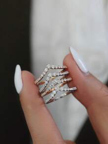 1 pièce Bague en argent sterling S925 élégante en forme de couronne avec zirconium cubique. Polyvalente, convient pour le port quotidien des dames, les bijoux de mariée, les cadeaux pour les fêtes et les occasions