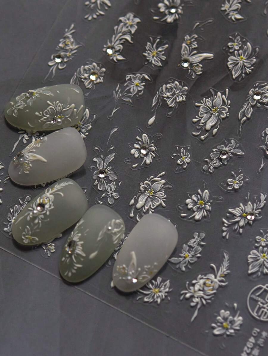 1片精美白色花卉美甲贴纸 5D水晶水钻花朵自粘美甲贴纸 DIY美甲设计 美甲用品 美甲贴纸 - 白色 - 查看 1