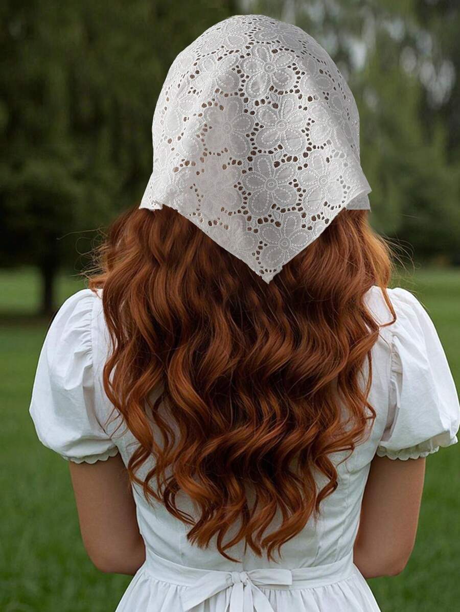 1pc Minimalist Fashion Countryside Floral Hollow Out Knit Triangle Scarf