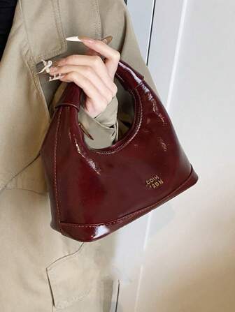 高级光泽感勃艮第红复古手提包，小众设计时尚斜挎包，优质质感经典优雅单肩包，日常百搭，适合日常搭配、摄影约会使用