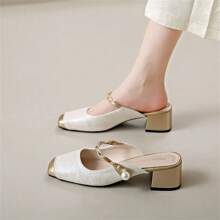 Bellezza assoluta di piccole pantofole con tacco alto Baotou in stile profumo, da donna, estive, da indossare fuori, in stile country, nuove pantofole cinesi con gonna a perle ruvide
