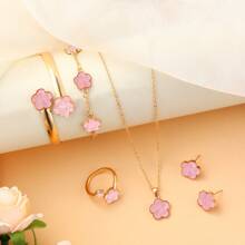 5pcs Radiant Clover Jewelry Set, Acrylic Bracelet, Necklace, Ring, Earrings And Bracelet For Women