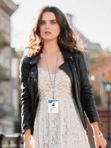 Cordón de nailon morado para el cuello para tarjetas de identificación, portabadges y llaves, con cuerda para teléfono celular, cordón lindo de muñeca para tarjetas de crédito, pase, accesorios con dije para teléfono celular, con un llavero de metal, excelentes regalos para mujeres, hombres, personal, estudiantes, maestros, amigos