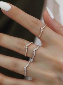 1 pièce Bague en argent sterling S925 élégante en forme de couronne avec zirconium cubique. Polyvalente, convient pour le port quotidien des dames, les bijoux de mariée, les cadeaux pour les fêtes et les occasions
