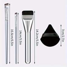 Makeup Brush Set Includes: 1pc Concealer Flat Top Brush, 2pcs Silver Ultra- Makeup Sponge Blades, 2pcs Black Triangle Makeup Sponges, Suitable For Beginners