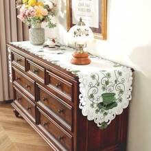 春季刺绣三叶草爱尔兰三叶草和妖精帽子桌旗餐垫，装饰性春季餐桌装饰，适用于厨房餐厅、室内室外晚宴装饰，理想的礼物