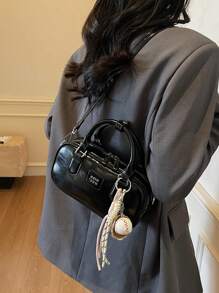 大容量软皮波士顿单肩手提包配毛绒娃娃饰物，女士通勤手提包，适合所有季节 - 黑色 - 查看 4