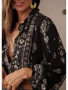 复古定位花卉优雅衬衫，超长泡泡袖纽扣休闲衬衫 - 黑色 - 查看 2