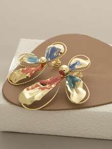 2Pairs Retro Handpainted Asymmetric Flower Clip-On Earrings For Women, Elegant Exaggerated Enamel Mosquito Coil Plate Non-Piercing Earrings - Gold - View 3