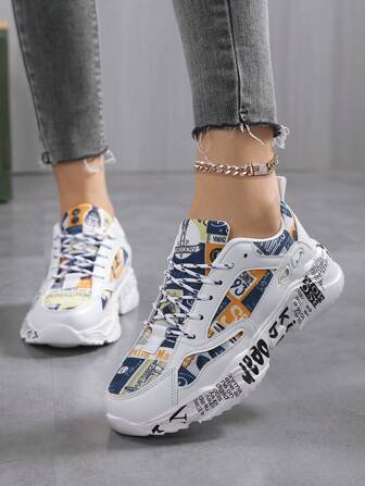 女士时尚百搭随机字母印花 PU 拼接厚底运动鞋，低帮系带防滑健身跑步鞋