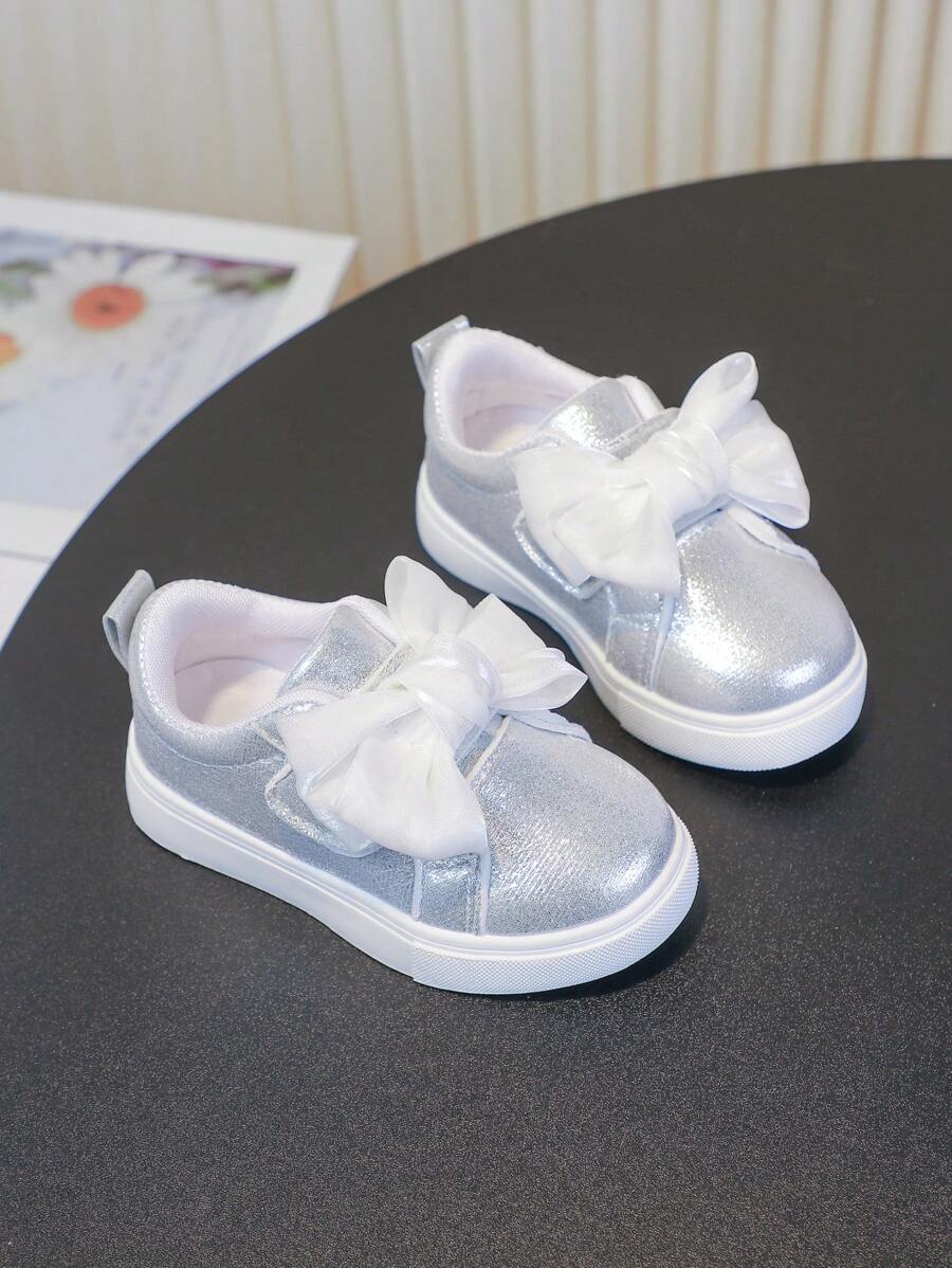 女童/幼儿时尚蝴蝶结装饰休闲运动鞋，可爱多彩的外观，柔软舒适的鞋底，适合学生、小公主日常时尚装扮和各种运动 - 銀色 - 查看 1