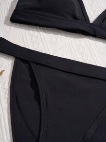 1 套女士性感比基尼内衣套装，带三角罩杯，舒适无钢圈，可拆卸衬垫，可调节肩带