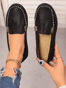New Arrival Plus Size Lightweight Casual Slip-On Flats, Versatile For Daily Commute In Spring/Summer, Solid Color Metal Buckle Round Toe Breathable Mixed Fabric Trim Hand-Made Luxurious Snakeskin Texture Loafers For Ladies