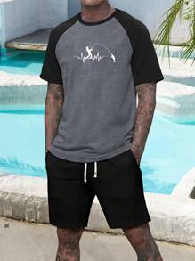 2 件夏季钓鱼印花短袖 T 恤和抽绳短裤套装，时尚休闲海滩度假运动装