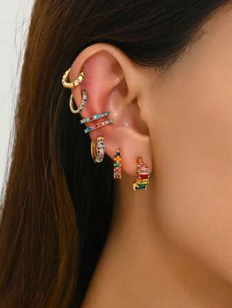 Set de 7 abrazaderas de oreja con decoración de CZ multicolor, adecuadas para aretes de cartílago de mujer