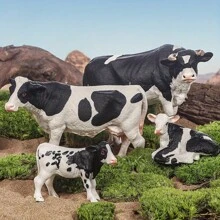 4pcs/Set Large Solid PVC Realistic Holstein Yellow Bull, Cow, Calf Family, Wild Animal Model, Suitable For Home Decor, Cake Decoration, Desktop Display, Collectibles, St. Patrick's Day, Ramadan, Easter, Graduation, Birthday, Wedding Decoration - Black and White - View 2
