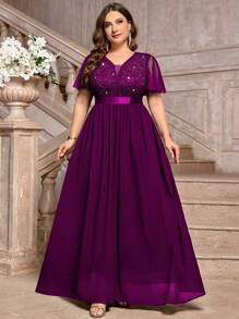 Vestido largo formal de fiesta con cuello de pico profundo, encaje con lentejuelas, volantes, mangas de malla y contraste de gasa