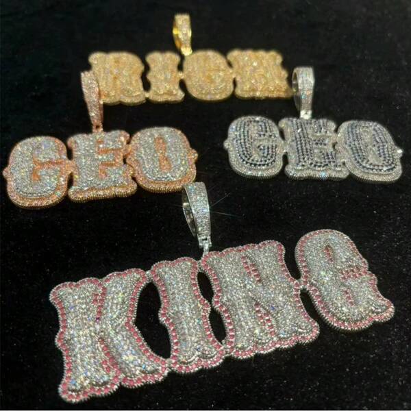 Benutzerdefinierter Krone Bail Buchstabe Anhänger mit eisgefülltem Zirkonia Gold Silber Farbe Name Halskette Herren Damen Hip Hop Kette Schmuck 3mm Seil Edelstahl Kette, Silber, Stylisch, Bunt, Vintage, Hipster, Einfach, Y2k, 2000er Jahre Mode, Benutzerdefiniert, Personalisiert, Einzigartig, ideale Geschenke für Ihn, ideale Geschenke für Sie, Sie, Freund, Freundin, Vater, Mutter, Familie, Freunde, für Jahrestage, für Geburtstage, für Graduation, für Prom, für Party