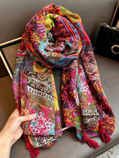1条女士四季印花围巾，180*85厘米，可作头巾、披肩、防晒围巾、沙滩装，时尚百搭，适合旅行和日常穿着。
