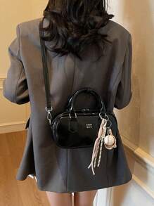 大容量软皮波士顿单肩手提包配毛绒娃娃饰物，女士通勤手提包，适合所有季节 - 黑色 - 查看 5