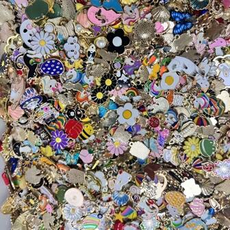 20/30/40/50 piezas Colgantes con esmalte de metal mezclado al azar, aptos para pulseras, collares, aretes, manualidades de joyería, suministros de joyería para festividades
