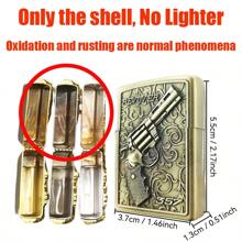 Étui de protection rétro pour briquet à essence antivents avec un design gaufré 3D en forme de pistolet, boîtier métallique (briquet non inclus)