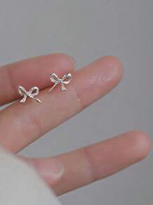 1 对蝴蝶结设计女士耳环，小众奢华简约防过敏耳环