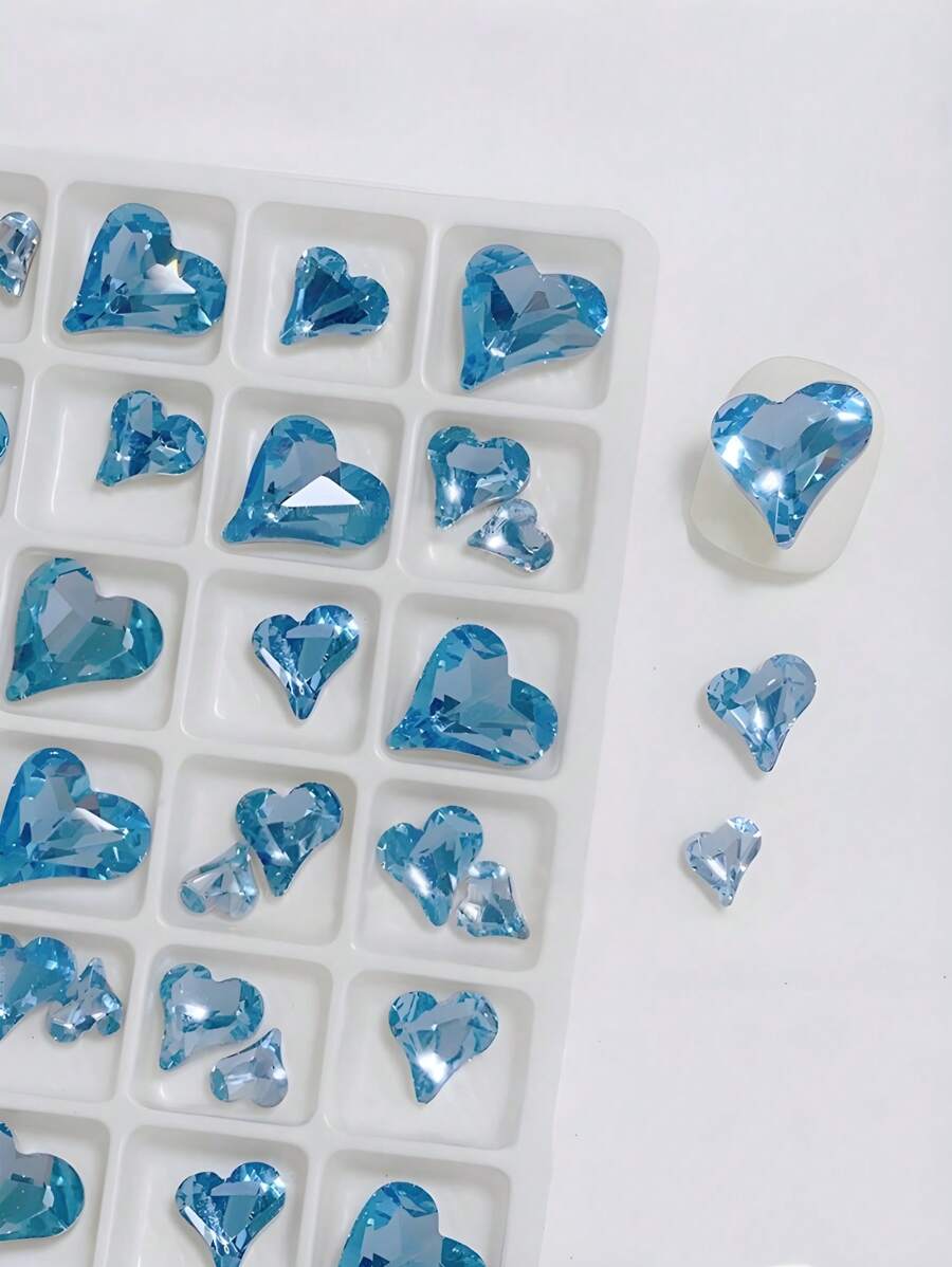 30 颗 K9 歪斜心形水钻美甲宝石，多种尺寸，闪亮心形和极光色美甲装饰，粉色、白色和极光色，美甲用品，美甲饰品