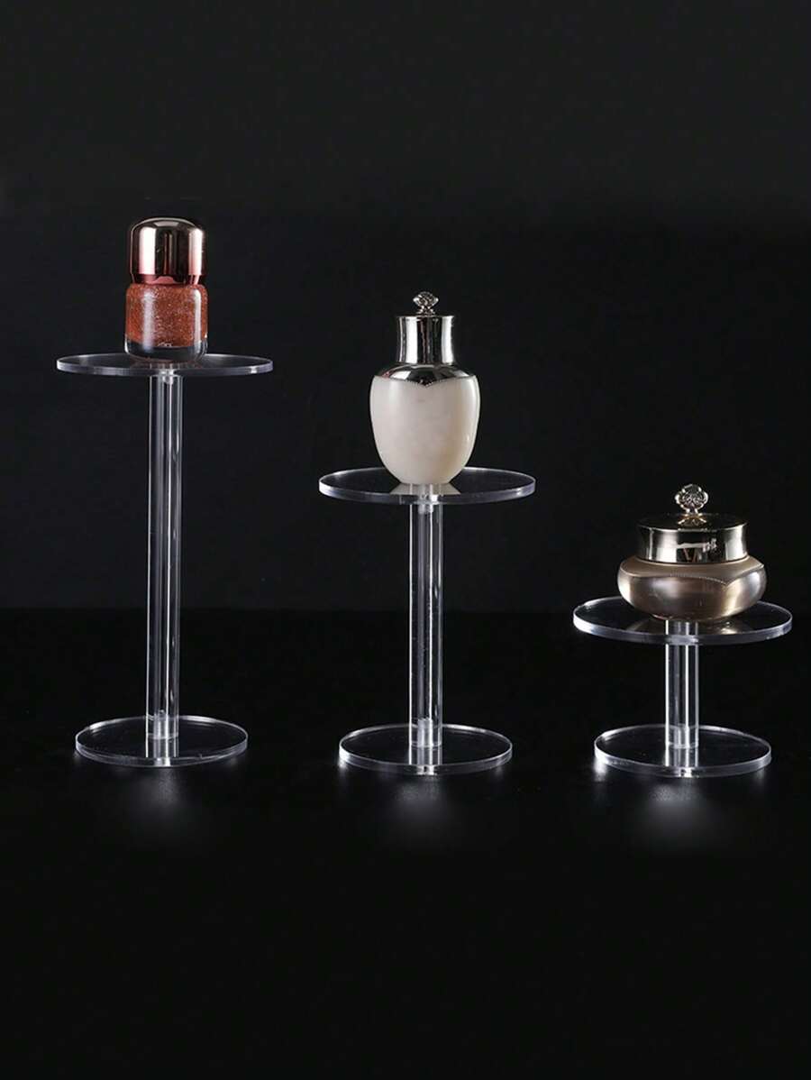 1个透明亚克力圆形展示架，可用于收纳化妆品、香水、珠宝，也可作为桌面收纳包、房间装饰、包袋、化妆包、梳妆台用品、旅行用品、化妆包、旅行必备品、收纳盒、储物盒、旅行必备品、化妆品收纳盒、化妆包、洗漱包、桌面收纳盒、化妆包、化妆袋、化妆品收纳盒、梳妆台配件、化妆袋、化妆包、珠宝盒、化妆刷架、化妆刷架、香水收纳盒、化妆包、女士礼物、圣诞礼物、女士礼物创意