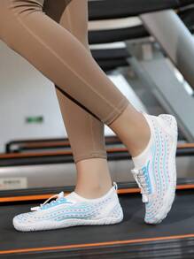 Dian Sen 女士水鞋速干水上鞋、涉水和水上徒步鞋，适合游泳、冲浪、海滩、皮划艇、赤脚宽头设计、防滑河流徒步和峡谷探险鞋、沙滩游泳鞋、赤脚水上袜，轻便灵活，适合瑜伽、普拉提、游泳池、瑜伽、沙滩排球、健身房、攀岩、钓鱼、春季、夏季、秋季穿着。 - 白色 - 查看 3