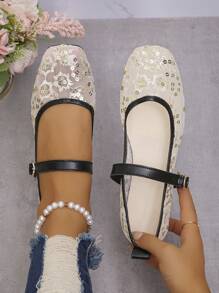 加大码 35-43 新款轻质透气系带玛丽珍平底鞋，米色，透气网眼一脚蹬休闲凉鞋，激光切割花卉图案，舒适女式平底鞋 - 米色 - 查看 2