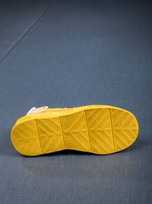 1 Pair Women's Fashion Yellow Running Shoes, Breathable Anti-Slip Sports Sneakers, Lightweight & Comfortable Outdoor Trainers, Cushioned Thick Sole Increase Height Chunky Sneakers, Mesh Fabric Sock-Like Flexible Slip-On Casual Hiking Travel Walking Shoes - Yellow - View 3