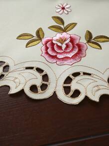 1pc Handmade Floral Embroidered Oval Tablecloth, European Polyester Oval Embroidered Cutwork Dust & Heat Resistant Tablecloth, Suitable For Dining Table, Coffee Table, Daily Home Use And Wedding/Party