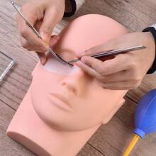 1 pieza Cabeza de maniquí para entrenamiento de extensión de pestañas - Modelo de práctica de extensión de pestañas - Modelo de práctica de masaje de belleza - Cabeza de muñeco para bordado de maquillaje - Material de silicona suave - Herramienta de extensión de pestañas - Multicolor - Ver 2