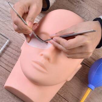 1 st Ögonfransförlängningsträning Skyltdockahuvud - Ögonfransförlängningsövningsmodell - Skönhetsmassageövningshuvudmodell - Makeupbroderi Dummy Head-Mjukt silikonmaterial-Fransförlängningsverktyg