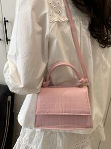 时尚纯色鳄鱼纹压花方形单肩斜挎包翻盖包，适合逛街、钱包、购物、年轻女性、大学生、新人、白领。非常适合办公室、大学、工作、商务、通勤、户外活动、旅行和郊游