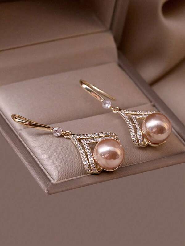 topshiny 1 Pair Fashionable Minimalist Niche High-End Champagne Pearl Earrings, Suitable For Parties And Events