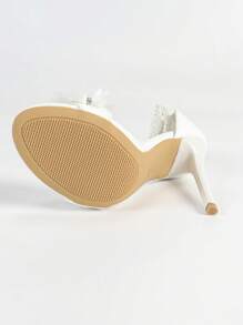 11.3厘米超高跟白色新娘凉鞋，优雅花卉图案，时尚百搭，饰有仿珍珠鞋带，适合春夏穿着。 - 白色 - 查看 10