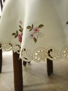 1pc Handmade Floral Embroidered Oval Tablecloth, European Polyester Oval Embroidered Cutwork Dust & Heat Resistant Tablecloth, Suitable For Dining Table, Coffee Table, Daily Home Use And Wedding/Party