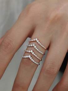 1 pièce Bague en argent sterling S925 élégante en forme de couronne avec zirconium cubique. Polyvalente, convient pour le port quotidien des dames, les bijoux de mariée, les cadeaux pour les fêtes et les occasions