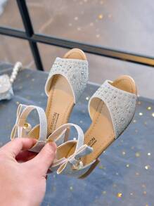 1 par de sandalias de princesa con diamantes de imitación y brillo para niñas, zapatos de baile de suela blanda con correa para el tobillo y punta abierta para niños